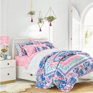 Pottery Barn Lilly Pulitzer Slathouse Soiree Patchwork Quilt Comforter Twin Dorm